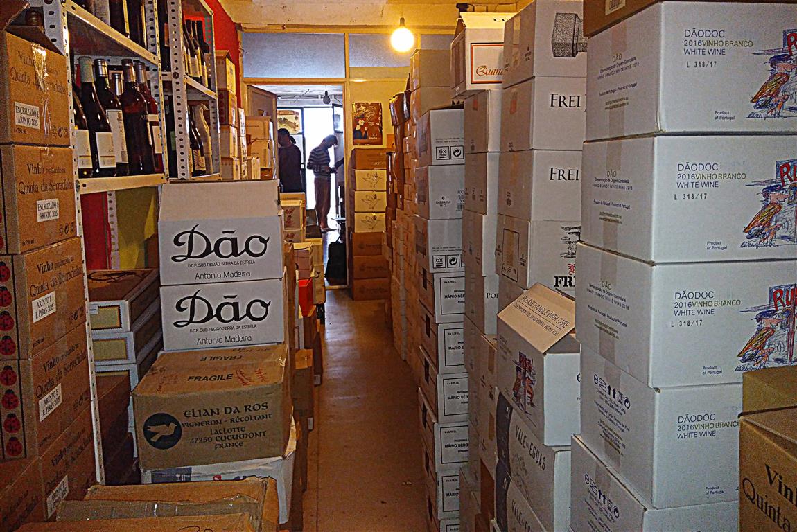 To buy at our garage in Lisbon Os Goliardos